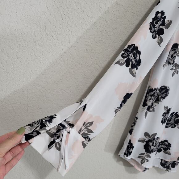 Candies Floral Blouse Womens Large V neck button up Long Sleeve Top - Picture 5 of 12